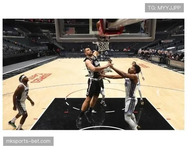 莱昂纳德挡拆拉开空间提升关键时刻投篮效率